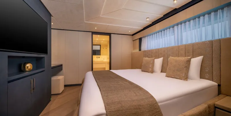 Slide: The Image of Hargrave E Series Superyachts Division 2026 - 5605149