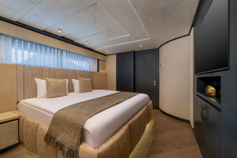 Slide: The Image of Hargrave E Series Superyachts Division 2026 - 5605150