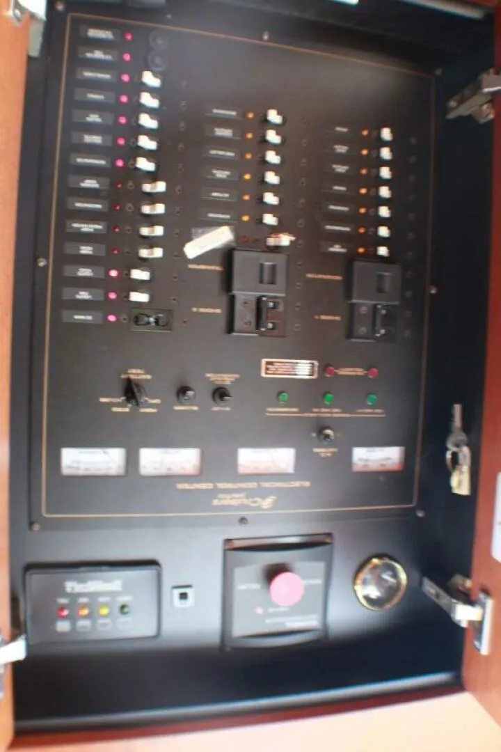 Slide: The Image of Cruisers 3672 Express 2002 - 5381109