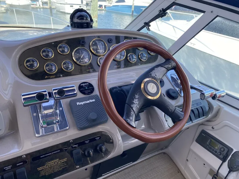 Slide: The Image of Cruisers Yachts 3672 Express 2002 - 5360130