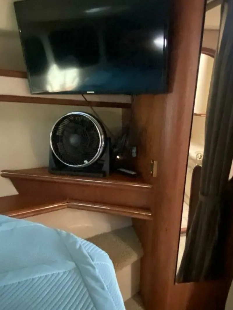 Slide: The Image of Cruisers Yachts 3672 Express 2002 - 5360118