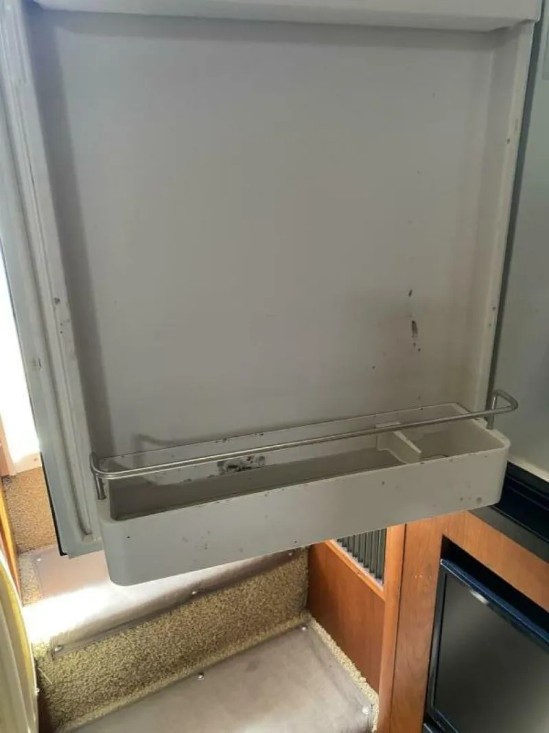 Slide: The Image of Cruisers Yachts 3672 Express 2002 - 5360120