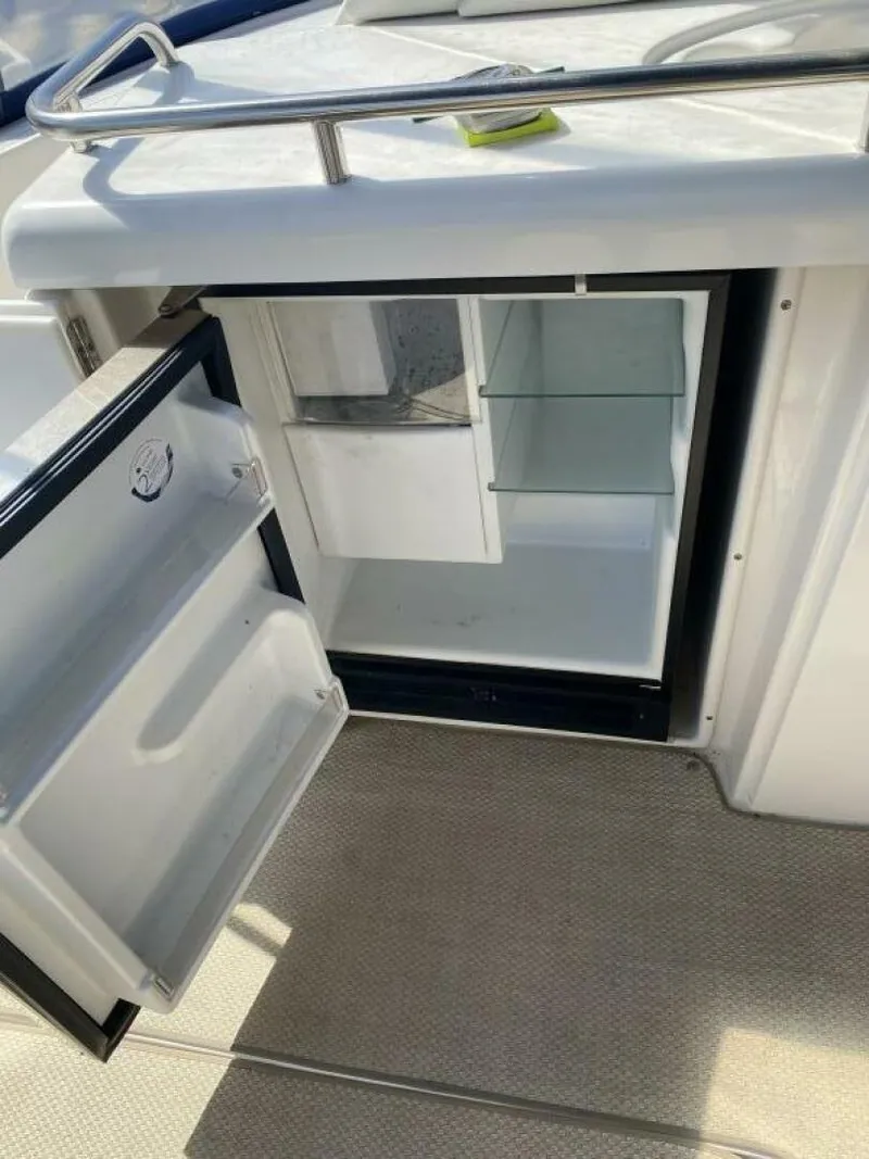 Slide: The Image of Cruisers Yachts 3672 Express 2002 - 5360121