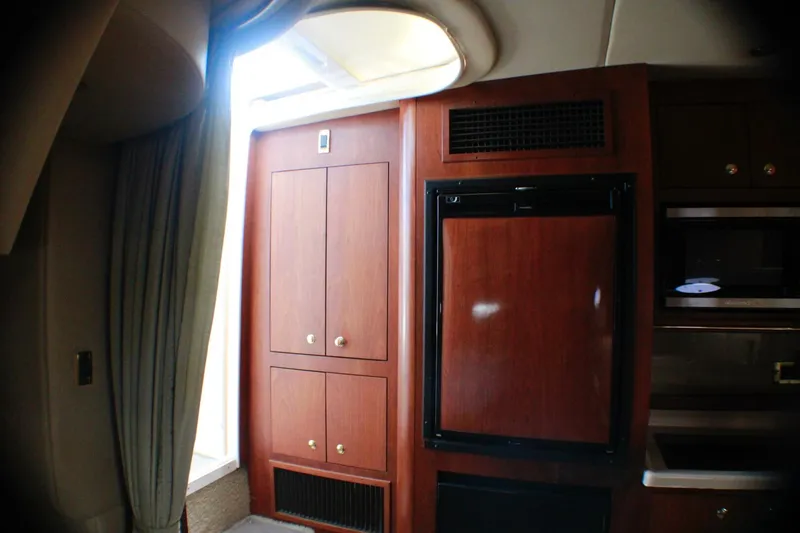 Slide: The Image of Cruisers Yachts 3672 Express 2002 - 5379820