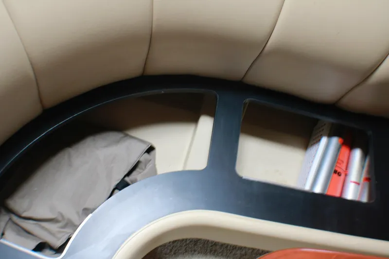 Slide: The Image of Cruisers Yachts 3672 Express 2002 - 5379831