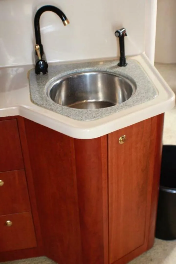 Slide: The Image of Cruisers Yachts 3672 Express 2002 - 5379852