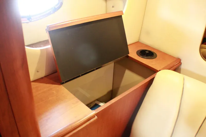 Slide: The Image of Cruisers Yachts 3672 Express 2002 - 5379856