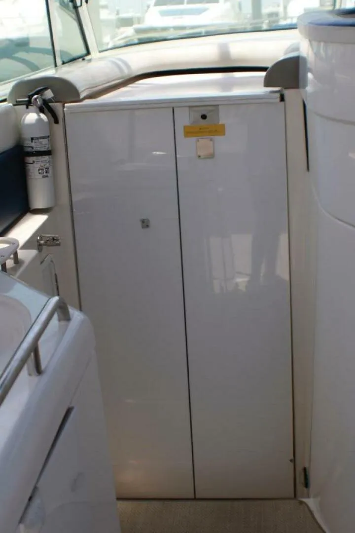 Slide: The Image of Cruisers Yachts 3672 Express 2002 - 5381076