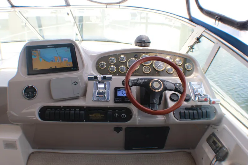 Slide: The Image of Cruisers Yachts 3672 Express 2002 - 5381081