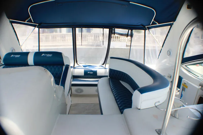 Slide: The Image of Cruisers Yachts 3672 Express 2002 - 5381088