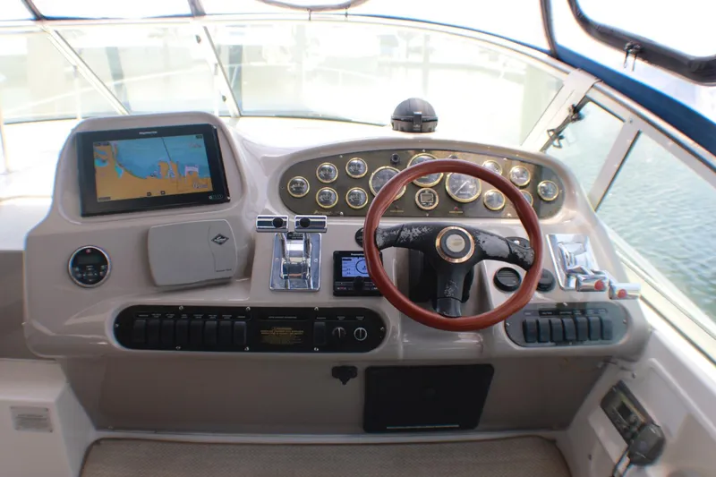 Slide: The Image of Cruisers Yachts 3672 Express 2002 - 5381100