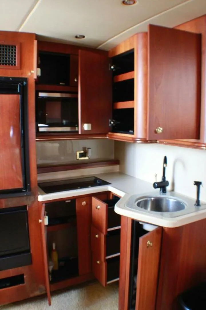 Slide: The Image of Cruisers Yachts 3672 Express 2002 - 5381113