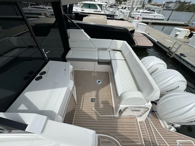 Slide: The Image of Regal 38 XO 2024 - 5359965