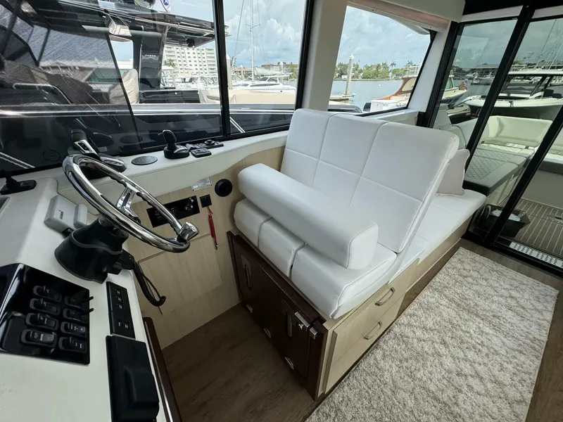 Slide: The Image of Regal 38 XO 2024 - 5359992