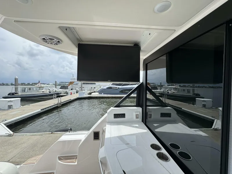 Slide: The Image of Regal 38 XO 2024 - 5360008