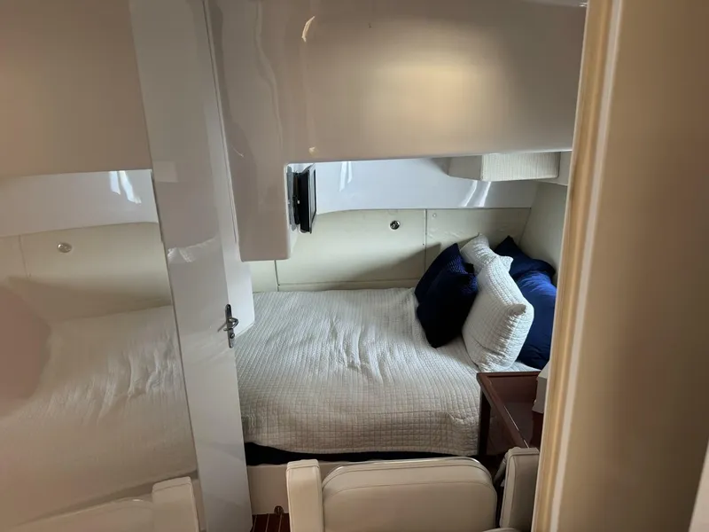 Slide: The Image of Intrepid 475 Sport yacht wheel house 2012 - 5361205