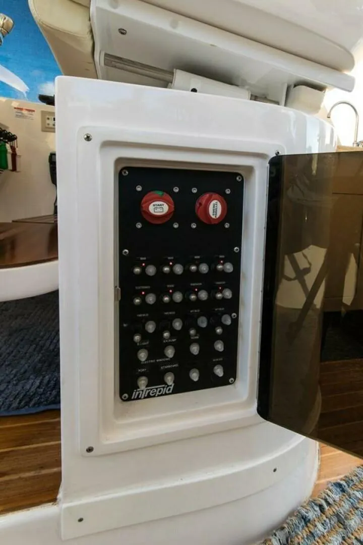 Slide: The Image of Intrepid 475 Sport yacht wheel house 2012 - 5406330