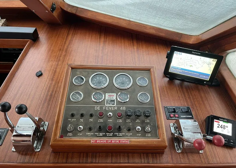 Slide: The Image of DeFever Tri-Cabin 1987 - 5361637