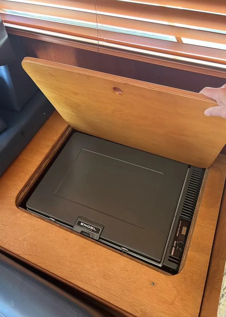 Slide: The Image of DeFever Tri-Cabin 1987 - 5361656