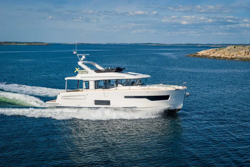 Slide: The Image of Nimbus 495 Flybridge 2025 - 5361563