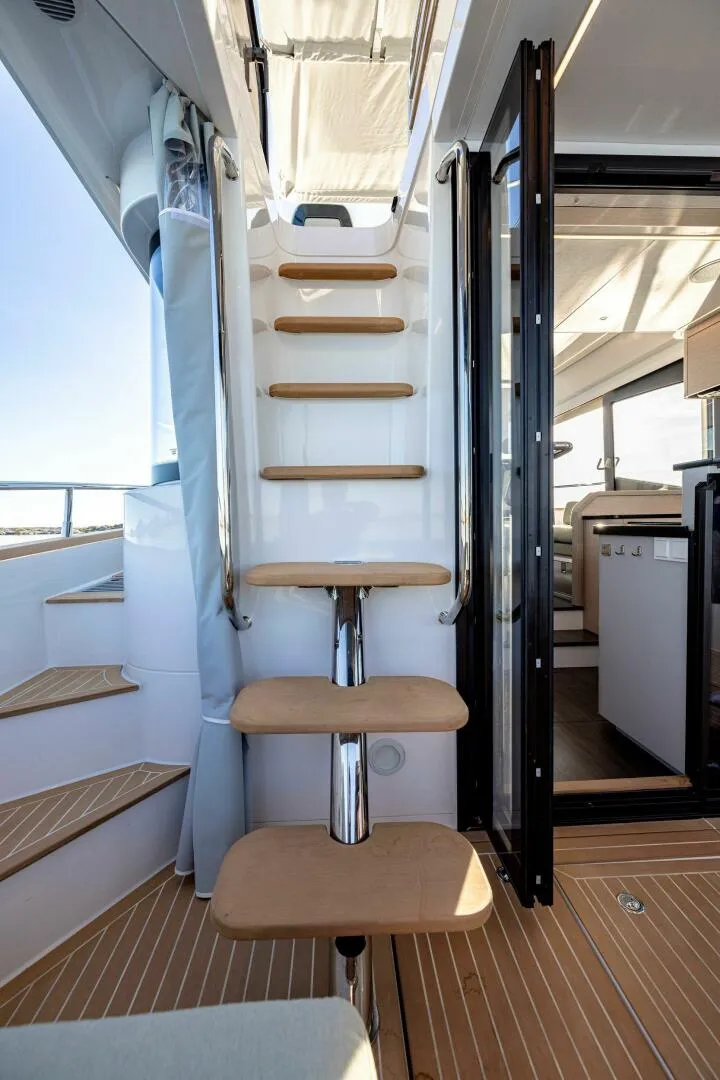 Slide: The Image of Nimbus 495 Flybridge 2025 - 5361576