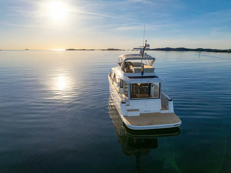 Slide: The Image of Nimbus 495 Flybridge 2025 - 5361568