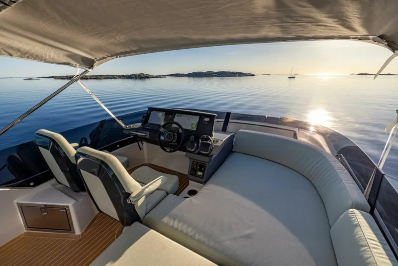 Slide: The Image of Nimbus 495 Flybridge 2027 - 5361565