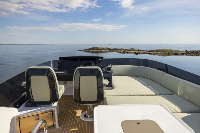 Slide: The Image of Nimbus 495 Flybridge 2027 - 5560460