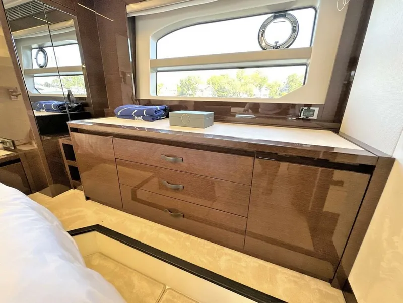 Slide: The Image of Prestige 59 Fly 2022 - 5362074