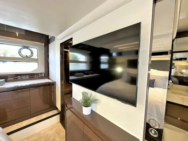Slide: The Image of Prestige 59 Fly 2022 - 5362075
