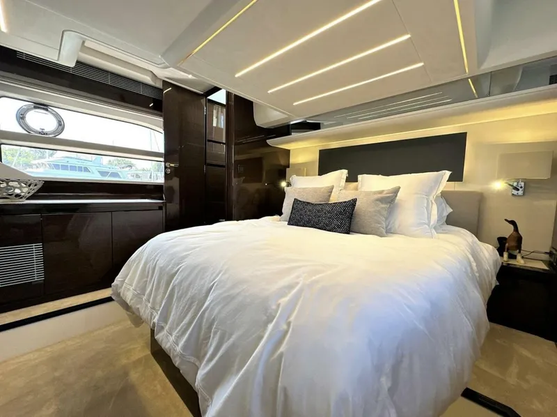 Slide: The Image of Prestige 59 Fly 2022 - 5362077