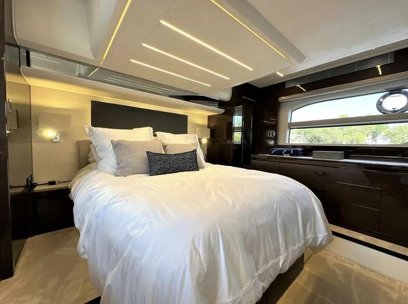 Slide: The Image of Prestige 59 Fly 2022 - 5362078