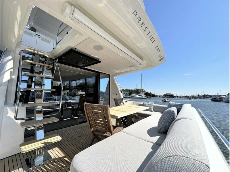 Slide: The Image of Prestige 59 Fly 2022 - 5362081