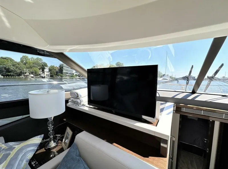 Slide: The Image of Prestige 59 Fly 2022 - 5362092