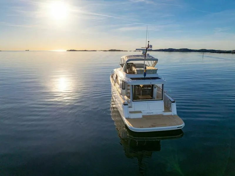 Slide: The Image of Nimbus 495 Flybridge 2025 - 5362257