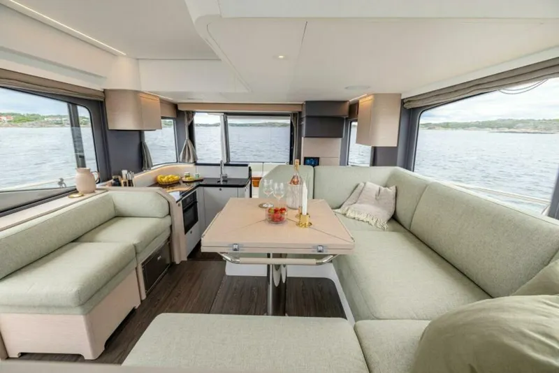 Slide: The Image of Nimbus 495 Flybridge 2025 - 5362261