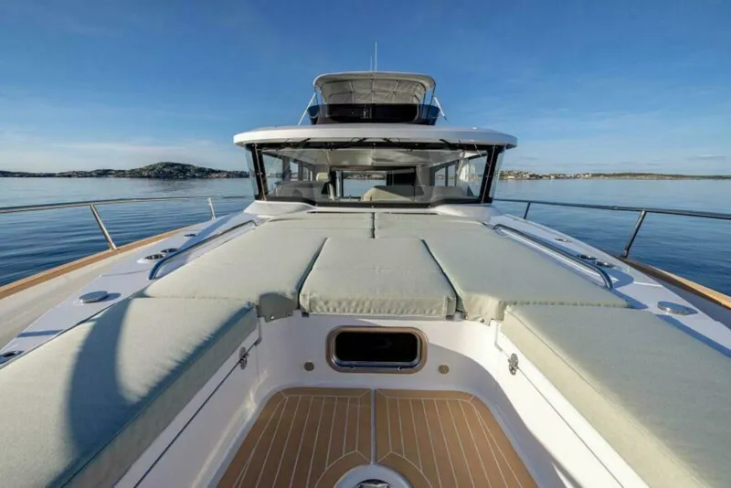 Slide: The Image of Nimbus 495 Flybridge 2025 - 5362642