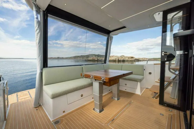 Slide: The Image of Nimbus 495 Flybridge 2025 - 5362624