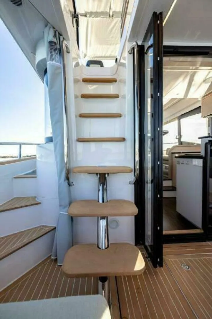 Slide: The Image of Nimbus 495 Flybridge 2025 - 5362662