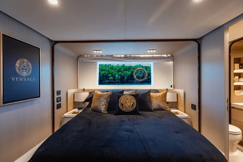 Slide: The Image of Azimut 60 FLY 2024 - 5420353