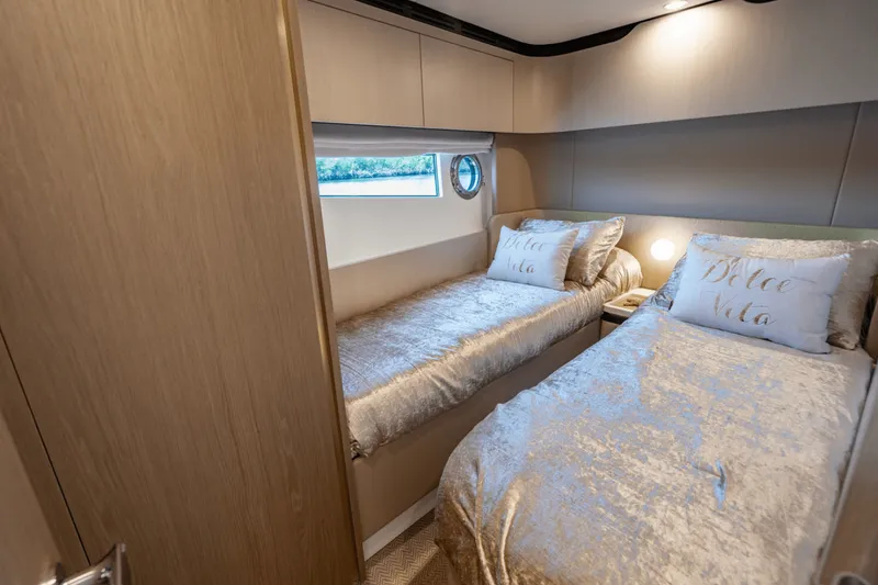 Slide: The Image of Azimut 60 FLY 2024 - 5420359