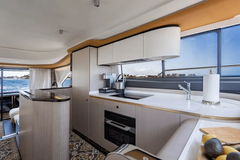 Slide: The Image of Azimut 60 FLY 2024 - 5420370