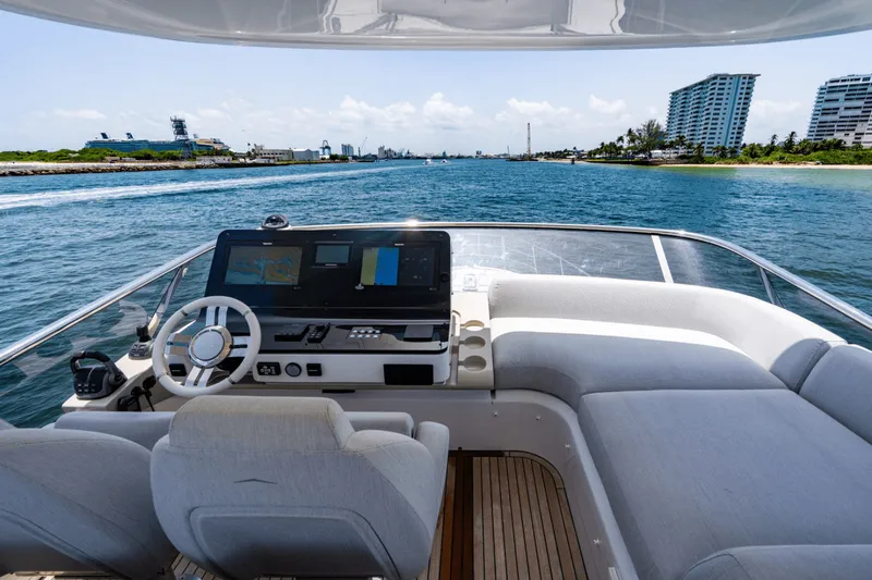 Slide: The Image of Azimut 60 FLY 2024 - 5420394