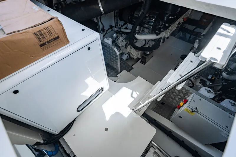 Slide: The Image of Azimut 60 FLY 2024 - 5420407