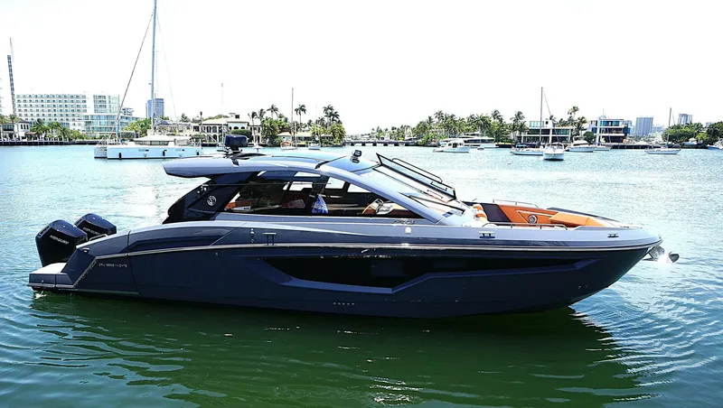 Slide: The Image of Cruisers Yachts 42 GLS OB 2023 - 5363286
