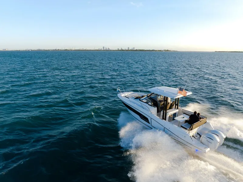 Slide: The Image of Jeanneau Leader 9.0 WA 2026 - 5363600