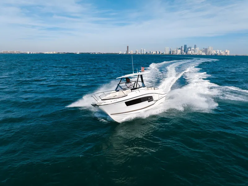 Slide: The Image of Jeanneau Leader 9.0 WA 2026 - 5363603