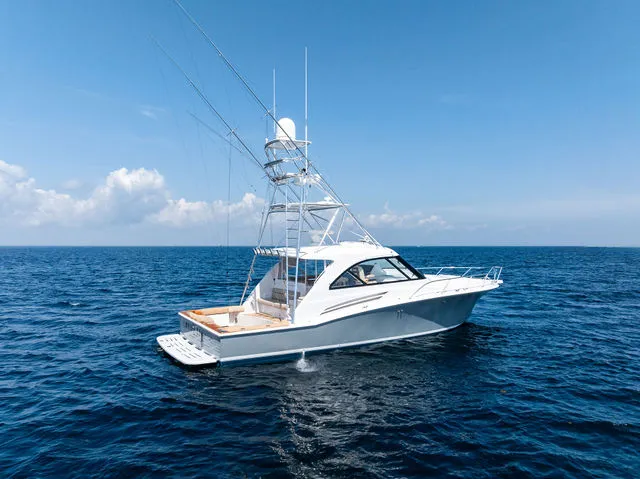 Slide: The Image of Hatteras 45 2016 - 105