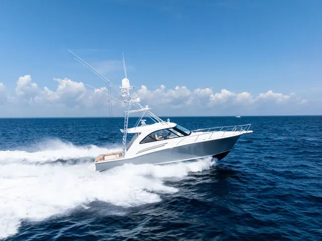 Slide: The Image of Hatteras 45 2016 - 114