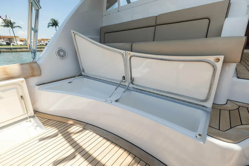 Slide: The Image of Hatteras 45 2016 - 5364274